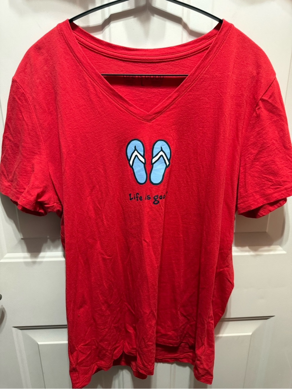 Life Is Good Red Crusher Lightweight V-Neck Flip-Flop Graphic T- Shirt L